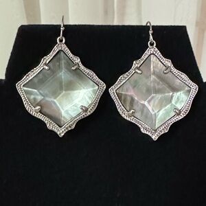 Kendra Scott Kirsten earrings in Black Pearl